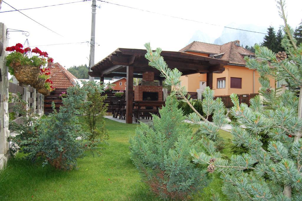 ホテル The Ghetto Buşteni エクステリア 写真