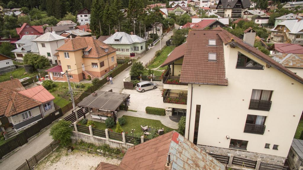 ホテル The Ghetto Buşteni エクステリア 写真